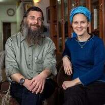 אסתר ומשה שנדוביץ. | אריק סולטן