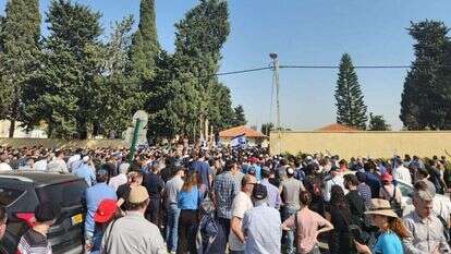 אלפים בלוויית אלן גנלס הי"ד, שנרצח בפיגוע בצומת בית הערבה