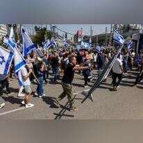 מפגינים מתפרעים ופורצים מחסומים בתל אביב. | אריק מרמור, פלאש 90