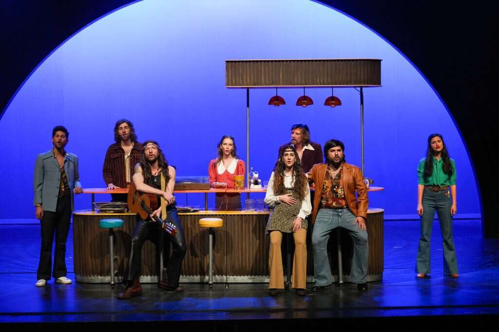 מהבמה לקהל הרחב. ההצגה "וולקן" של התיאטרון. | רדיי רובינשטיין