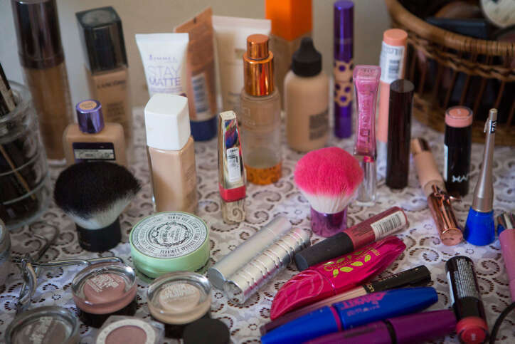 ערכות איפור. | מרים אלסטר, פלאש 90 ערכות איפור. | מרים אלסטר, פלאש 90