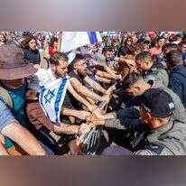 התנגשות בין מפגינים לשוטרים בתל־אביב. | אריק מרמור, פלאש 90