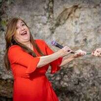 נויה מנדל. | אריק סולטן