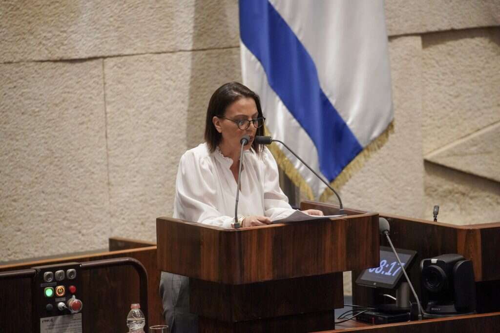 שרת ההסברה גלית דיסטל-אטבריאן במליאת הכנסת. | דני שם טוב - דוברות הכנסת