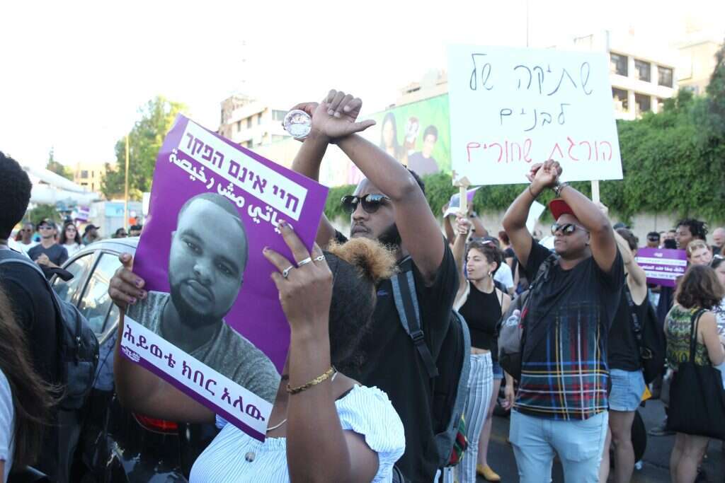 מי שאין לו קשרים נדפק. מחאת האתיופים. | קוקו