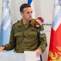 הרמטכ"ל הרצי הלוי בשיחה עם מילואימניקים על הסרבנות. | דו"צ הרמטכ"ל הרצי הלוי בשיחה עם מילואימניקים על הסרבנות. | דו"צ