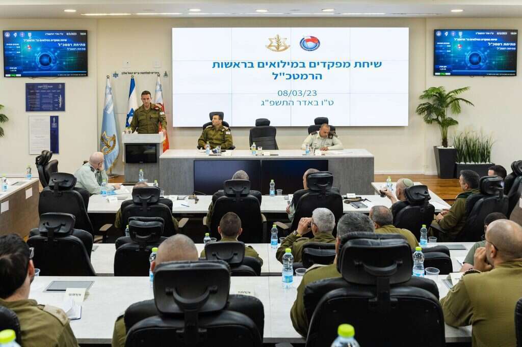 הרמטכ"ל הרצי הלוי בשיחה עם מילואימניקים על הסרבנות. | דו"צ