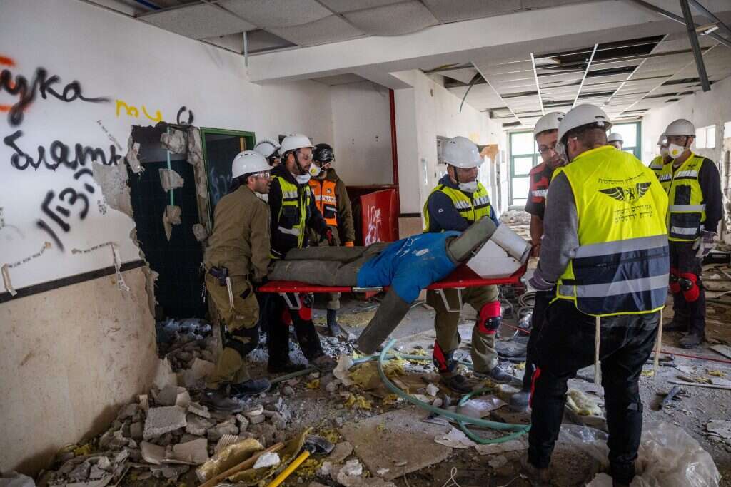 כוחות הצלה ישראליים בתרגיל המדמה רעידת אדמה, בחודש הקודם. | יונתן זינדל, פלאש 90