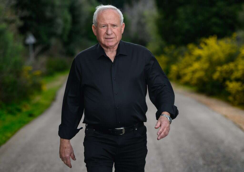 אבי דיכטר. | אייל מרגולין, ג׳יני