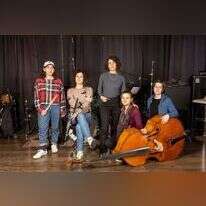 מימין לשמאל: קטיה טובול, ענבר פז, חן לוי, הדר נויברג ומאי סגל. | נעמה שטרן