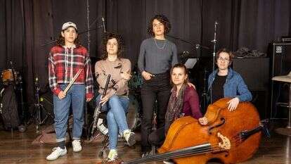 מימין לשמאל: קטיה טובול, ענבר פז, חן לוי, הדר נויברג ומאי סגל. | נעמה שטרן