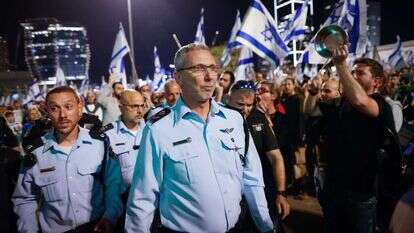 מפקד מחוז תל אביב במשטרה בדימוס, עמי אשד, במהלך ההפגנות נגד הרפורמה המשפטית בת"א | אריק מרמור - פלאש 90