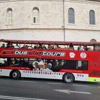 האוטובוס הדו-קומתי בירןשלים. | דנה חפצדי זאת ירושלים האוטובוס הדו-קומתי בירןשלים. | דנה חפצדי זאת ירושלים