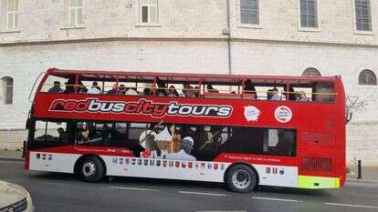 האוטובוס הדו-קומתי בירןשלים. | דנה חפצדי זאת ירושלים האוטובוס הדו-קומתי בירןשלים. | דנה חפצדי זאת ירושלים