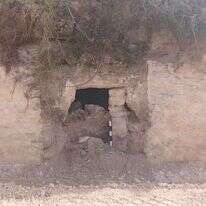 מערת קבורה באתר סבסטיה שנהרס על ידי פעילי הרשות הפלסטינית. | שומרים על הנצח