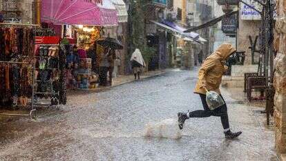 ירושלים מוצפת בגשם. | יונתן זינדל, פלאש 90