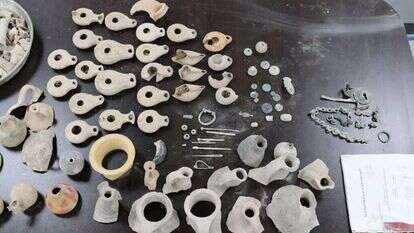 חלק מהממצאים שנמצאו הלילה. | דוברות מתפ״ש