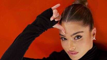 נועה קירל. | מורן קריב