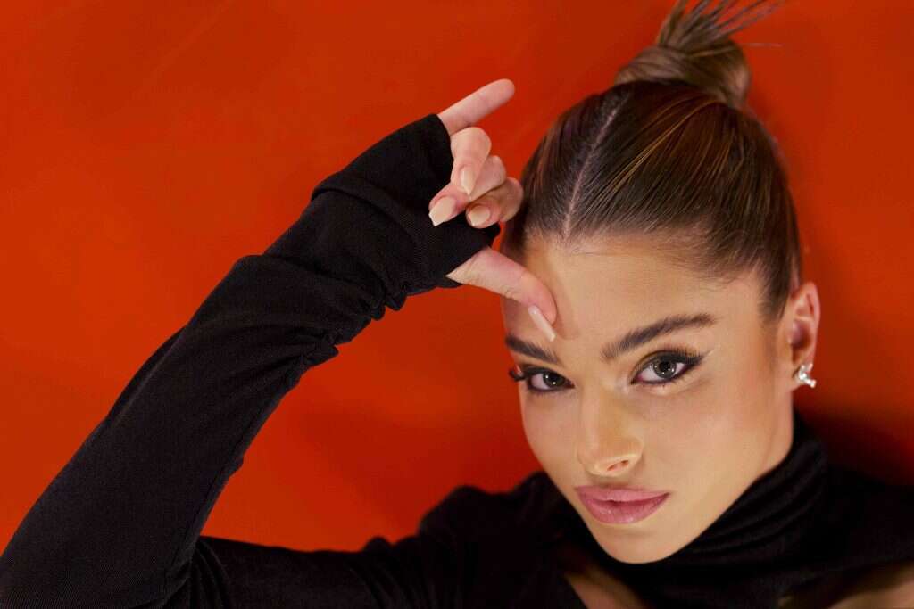 נועה קירל. | מורן קריב