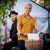 אברי גלעד והרב יעקב נחימובסקי. | אריק סולטן