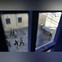 אסירים ביטחוניים בחצר כלא הדרים (תמונת ארכיון). | גטי אימג'ס