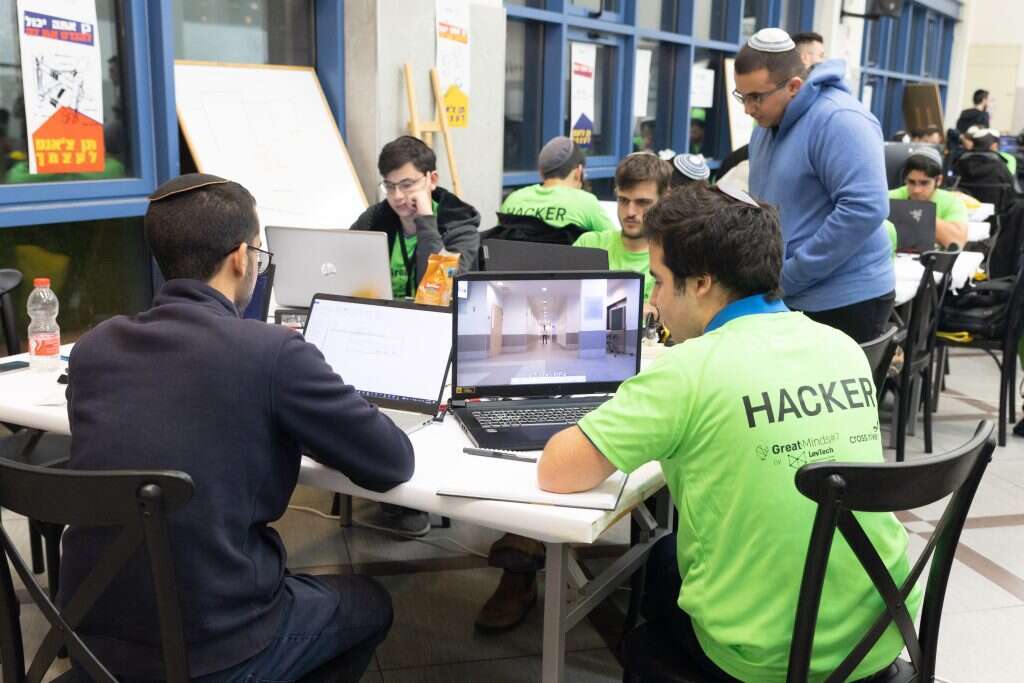 "המכללות מאתגרות את האוניברסיטאות, לא תהיה להן ברירה אלא להתשתנות". | מיכאל ארנבורג