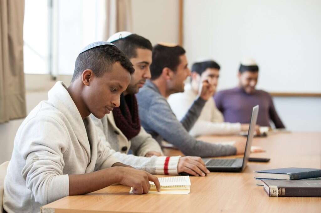 המכללות מפוקחות על ידי המל"ג אך בקושי מתוקצבות על ידה. | מכללת הרצוג
