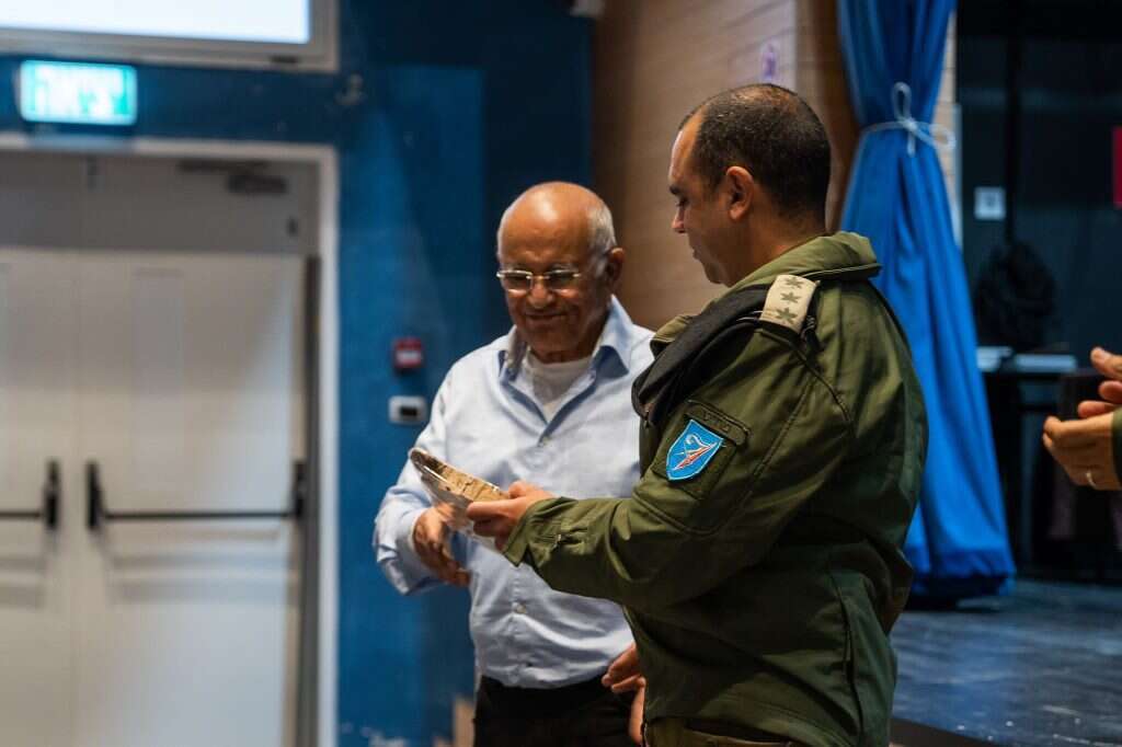 אל"מ יפתח נורקין, מח"ט חטיבה שבע עם אביגדור קהלני. | דו"צ אל"מ יפתח נורקין, מח"ט חטיבה שבע עם אביגדור קהלני. | דו"צ