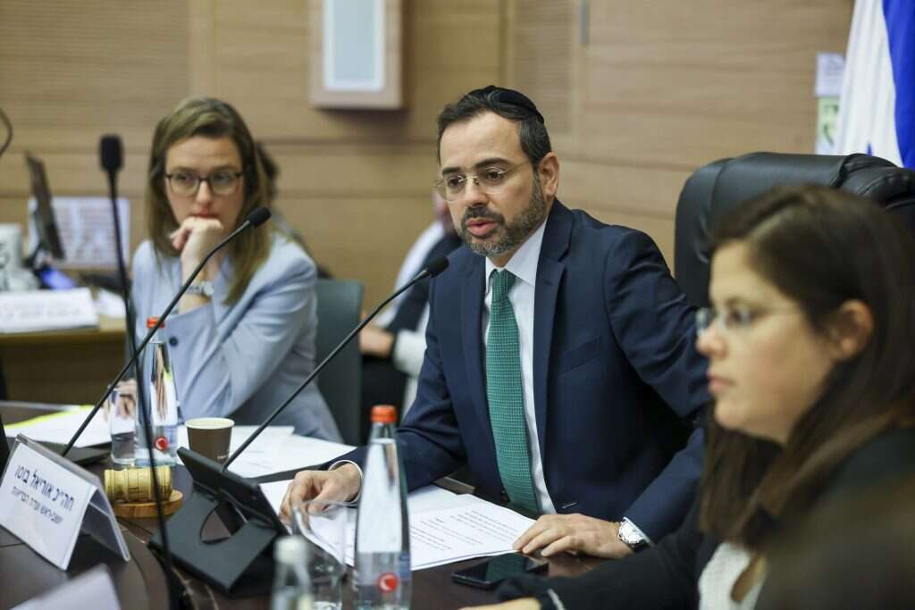 השר אריאל בוסו בוועדת הבריאות. | דוברות הכנסת- נועם מושקוביץ'