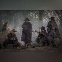 יציאת הגברים למסע משבשת את הסדר הטבעי של שגרת המשפחות בכפר. | שאטרסטוק