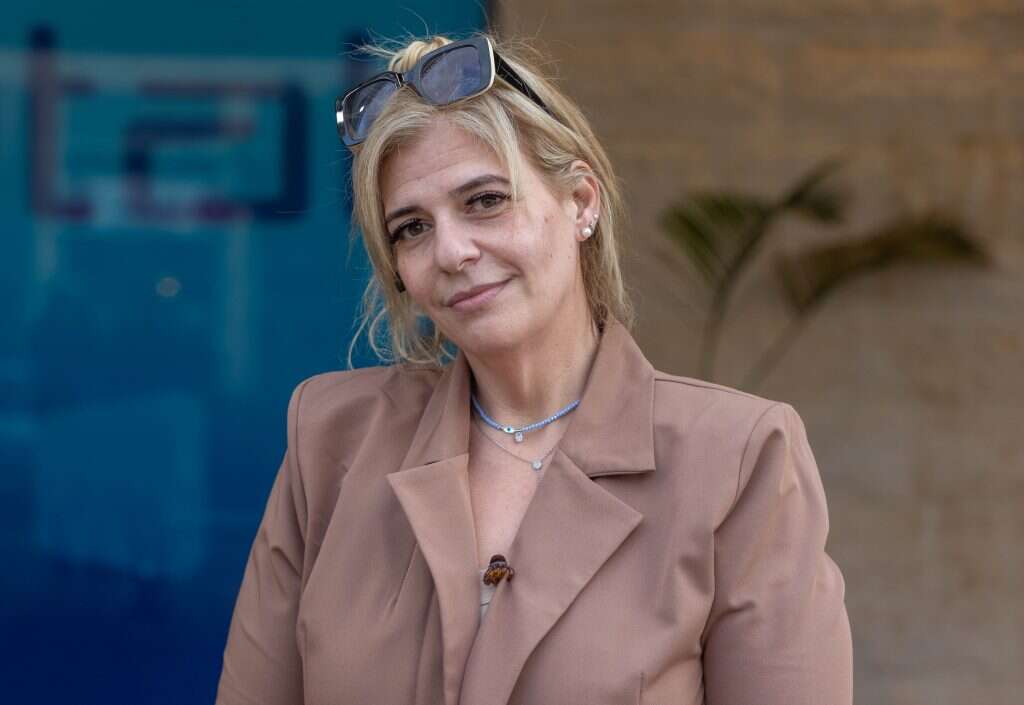 ענבל. | יוסי אלוני