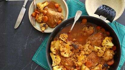 תבשיל עוף, כרובית וגזר. | אפרת ליכטנשטט תבשיל עוף, כרובית וגזר. | אפרת ליכטנשטט