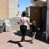 אנשים חירשים יקלטו טוב יותר את ההתרעות כשיראו אנשים רצים ברחוב. ריצה למרחב מוגן, ארכיון. | גילי יערי - פלאש 90