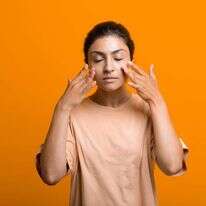 עיסוי פנים. | שאטרסטוק