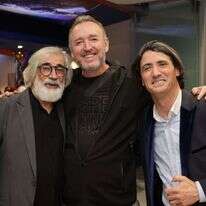 אריק משעלי, שלום אסייג וחיים בוזגלו בפרמיירה של הסדרה. | רפי דלויה