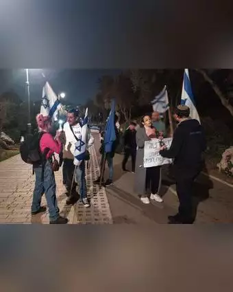 הידברות בין מפגינים בעד ונגד הרפורמה בירושלים. אילוסטרציה | ישי פרידמן
