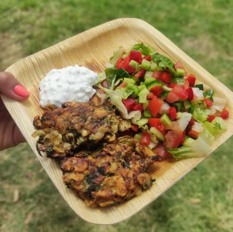 לביבות מצה ועשבי תיבול. | אלינור רחמים