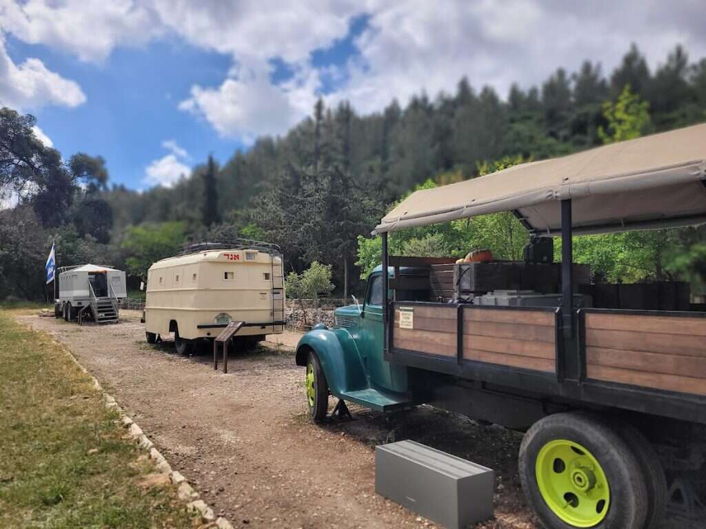 המשוריינים בדרך. | אפרת רוחין