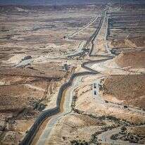 הגבול בין ישראל למצרים נשקף מהמסלול. כביש 10. | אורן בן חקון