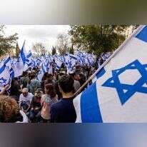 מפגינים מחוץ למאהל ההסכמות בירושלים, ביום
שני האחרון. יצלום: נעמה שטרן