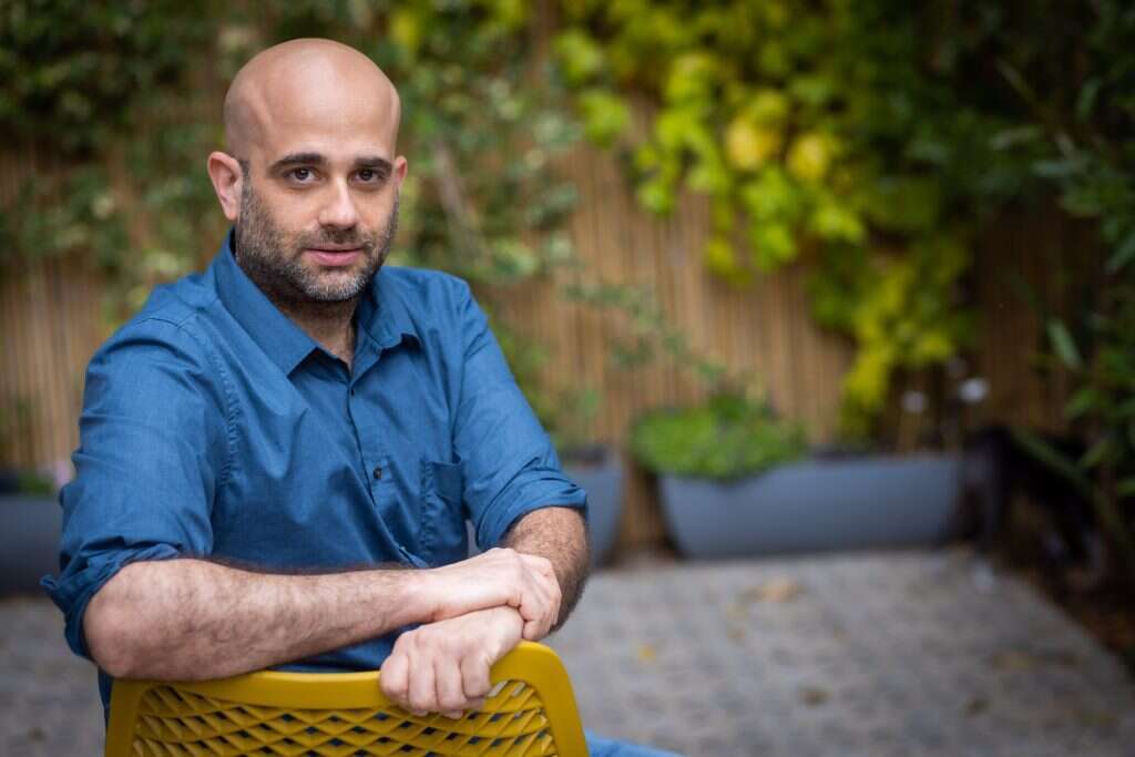 "תקרא לי אי של ממלכתיות בים השמאל". עופר אדרת. | אריק סולטן