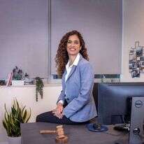 סיגל פישביין. | אריק סולטן