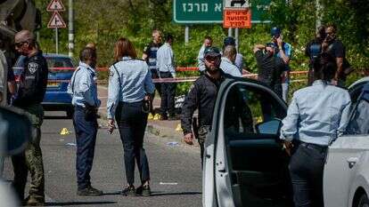 זירת הפיגוע בצריפין, אתמול. | אבשלום ששוני, פלאש 90