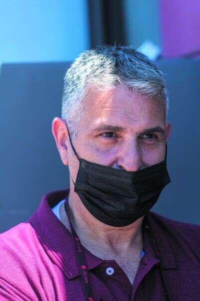 אורי. | יוסי אלוני