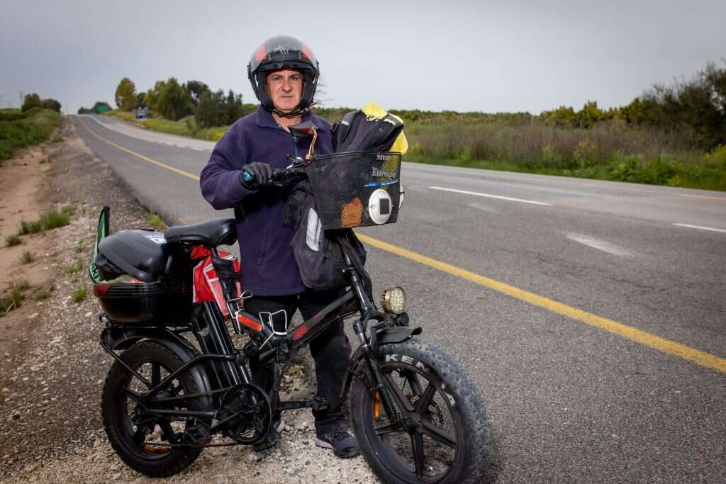 מישל אלקסלסי, קיבוץ עלומים. | אריק סולטן