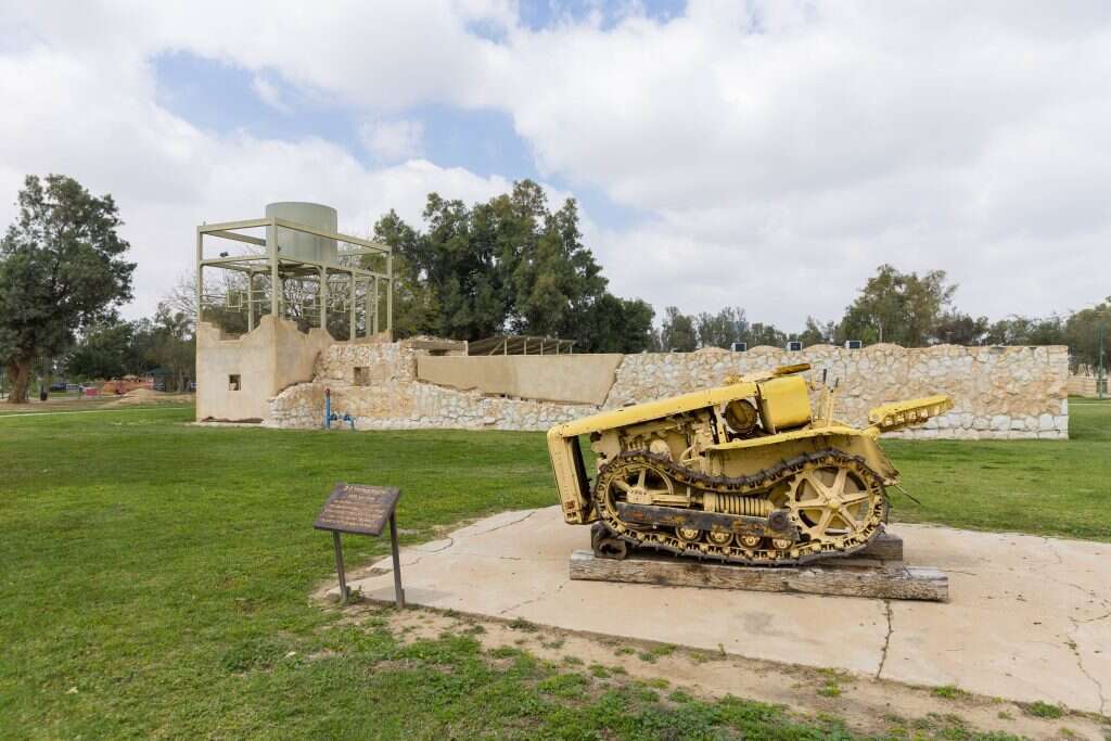 בית אשל. | לירון מולדובן
