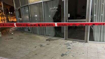 זירת הנפילה של אחת הרקטות בשלומי. | נועם פלקאסא TPS