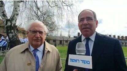 שגריר ארה"ב ניידס והשגריר הקודם פרידמן בראיון משותף במצעד החיים. | אסף גבור