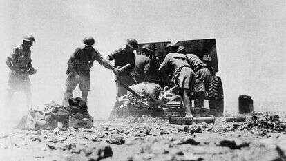 "התשועה הגדולה בקרב זה הורגשה מיד כמעשה פלאים, וסיפורי מופתים נתרקמו סביבה". הקרב באל־עלמיין, 1942. | AP