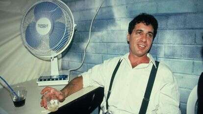 ידע גם להתנצל. יהונתן גפן, 1989. | משה שי, פלאש 90